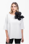 Tricou din bumbac alb cu floare neagra