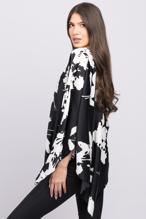 Bluza romb din satin negru cu flori albe