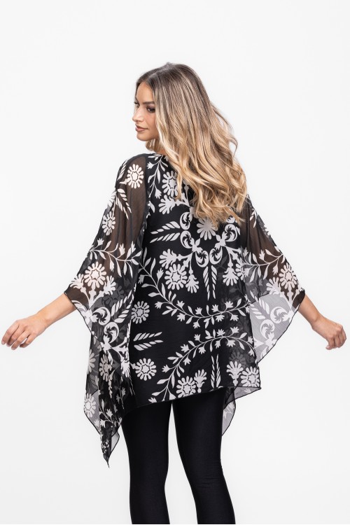 Bluza cu maneca clopot din voal imprimeu abstract negru si alb 