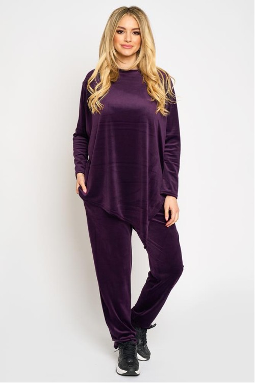 Trening de catifea mov cu bluza asimetrica si pantalon conic