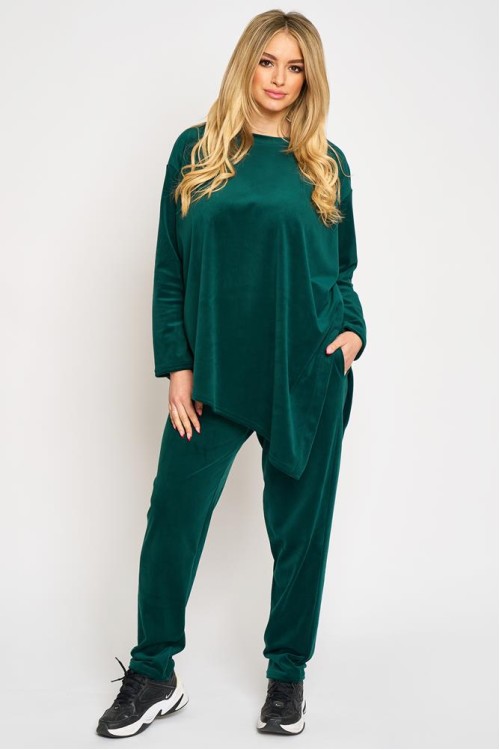 Trening de catifea verde cu bluza asimetrica si pantalon conic