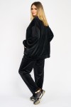 Trening din catifea negră, bluza cu buzunar în față si pantalon conic