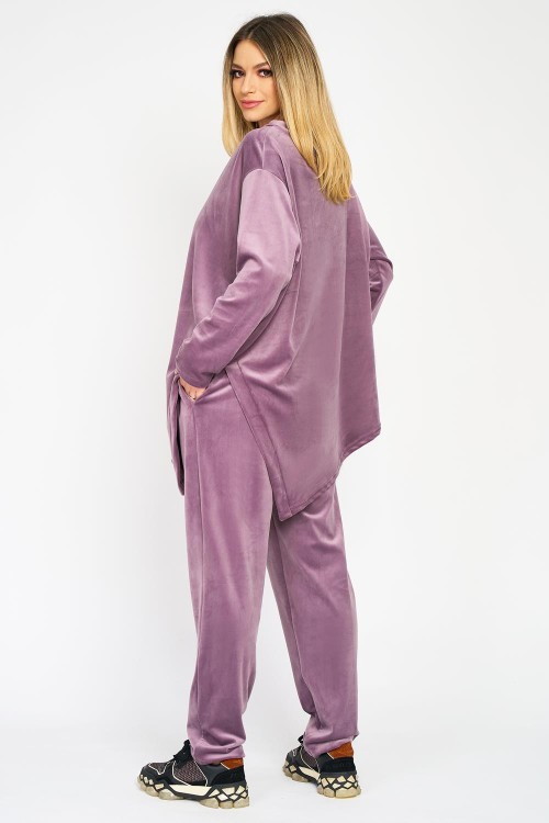 Trening din catifea roz pudră, bluză asimetrică si pantalon conic