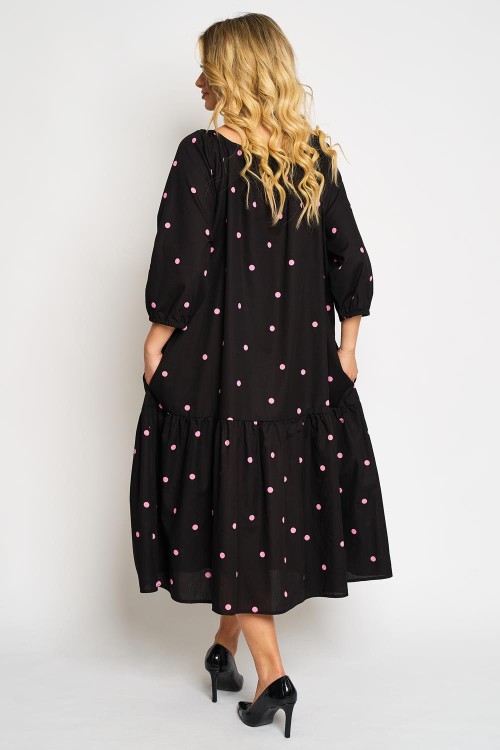 Rochie din vascoza cu un volan, fond negru cu buline roz