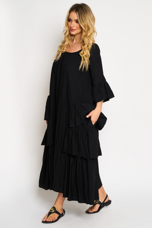 Rochie din vascoza neagra cu trei volane suprapuse