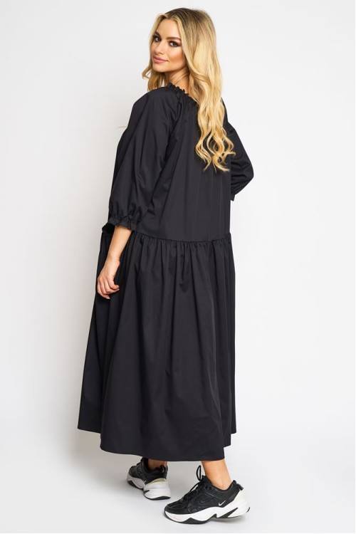 Rochie cu volan incretit si buzunare in fata, neagra