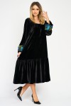 Rochie din catifea neagră cu broderie albastră