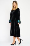 Rochie din catifea neagră cu broderie albastră