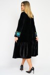 Rochie din catifea neagră cu broderie albastră